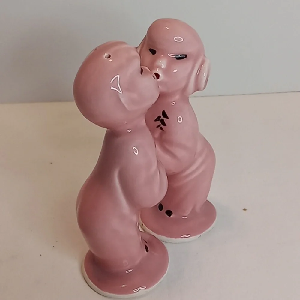 Vintage Kissing Couple Pink Glaze Salt And Pepper Shakers